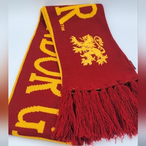 Harry Potter Universal Studio Gryffindor Embroidered Reversible Scarf #1346 - Picture 2 of 12